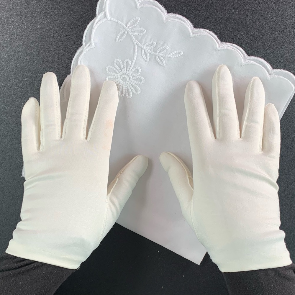 Vintage winter white cloth gloves.